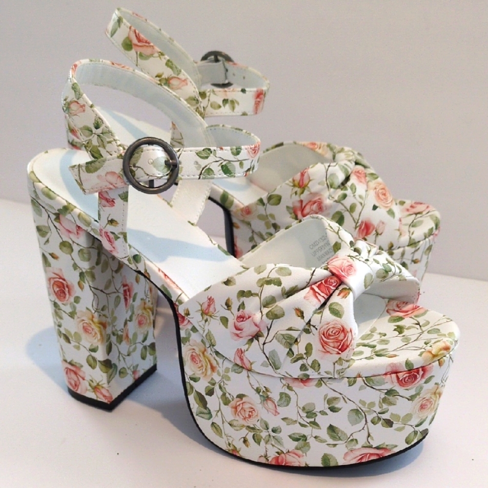 Love At Evey Corner Platforms - Picture 3 of 7